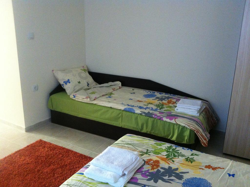 Guest House Nadezhda Hisarya Habitación foto