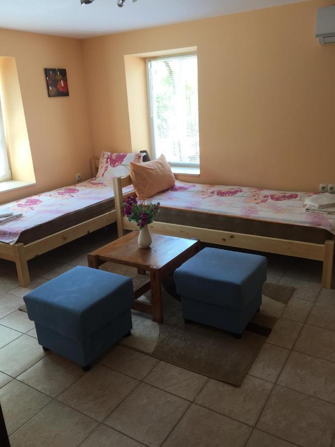 Guest House Nadezhda Hisarya Exterior foto